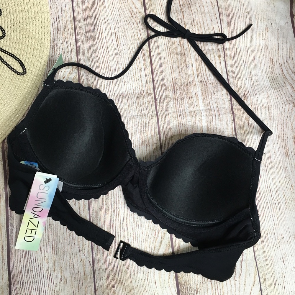 Sundazed Black Nixie Ruffle Edge Bikini Top Sz 36C - Picture 5 of 8